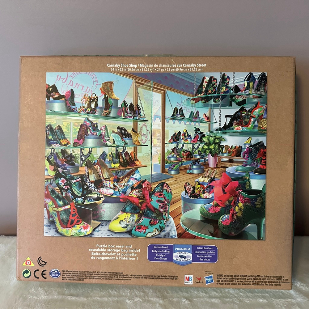 Milton Bradley Carnaby Street Shoe Shop 2000pc Puzzle New Sealed - Picture 4 of 4